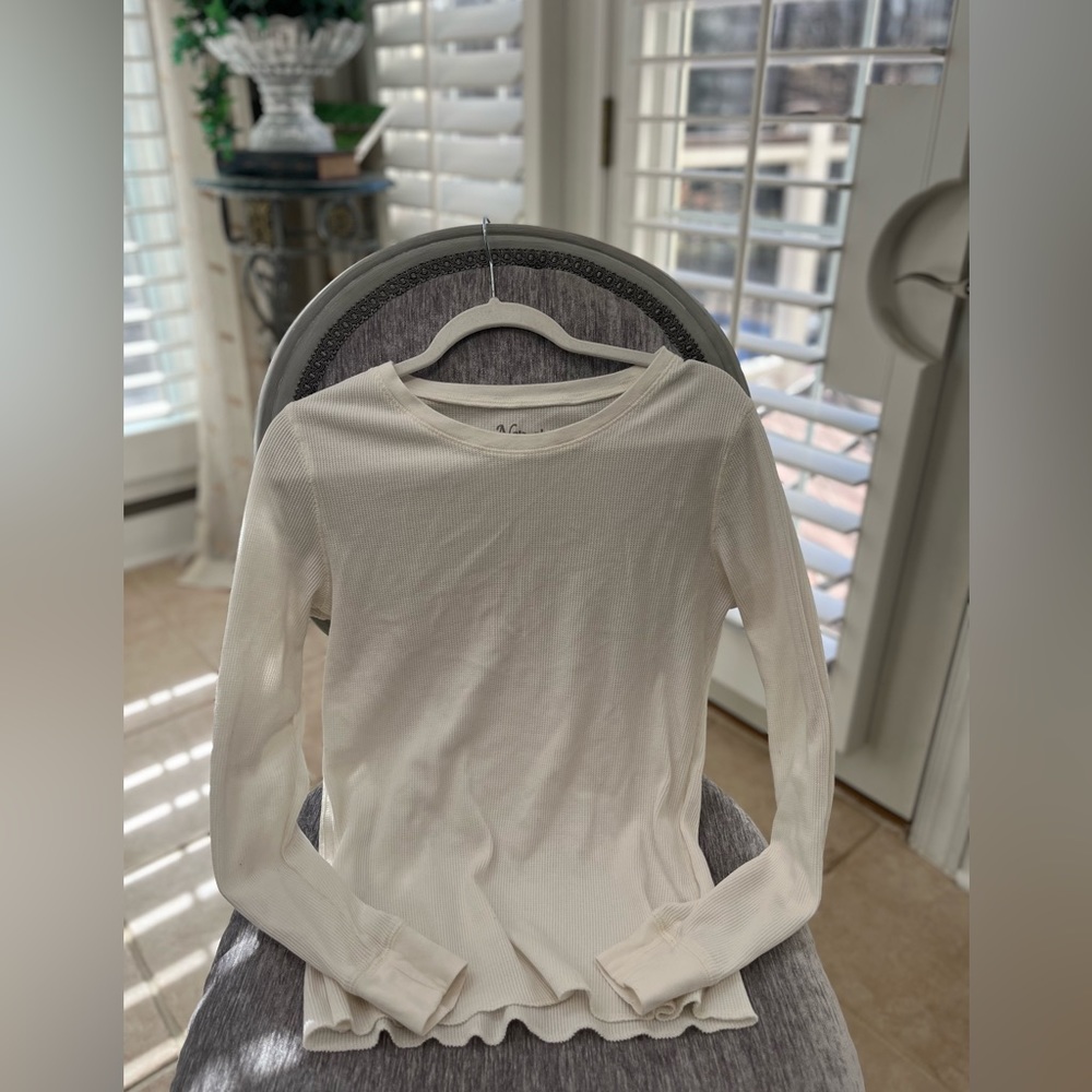 White waffle shirt size medium